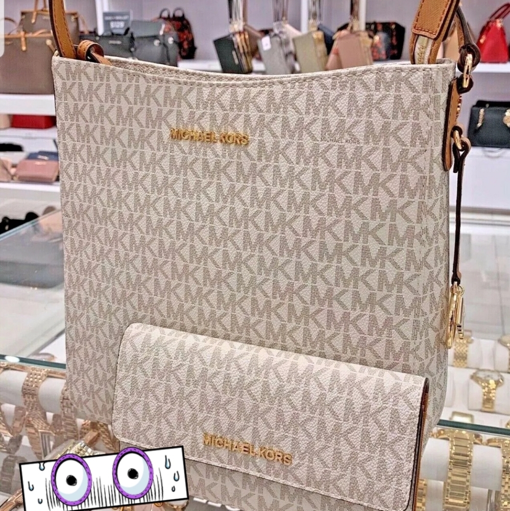 Michael Kors Jet Set Travel Messenger Bag MK